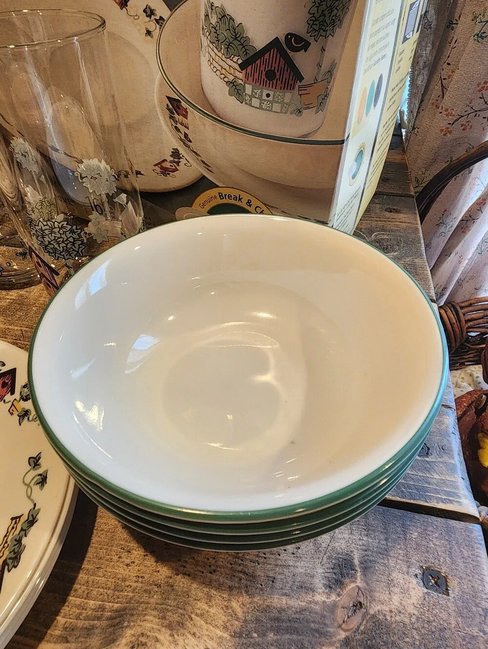 Vintage Corelle 16 Pc Dinner Set